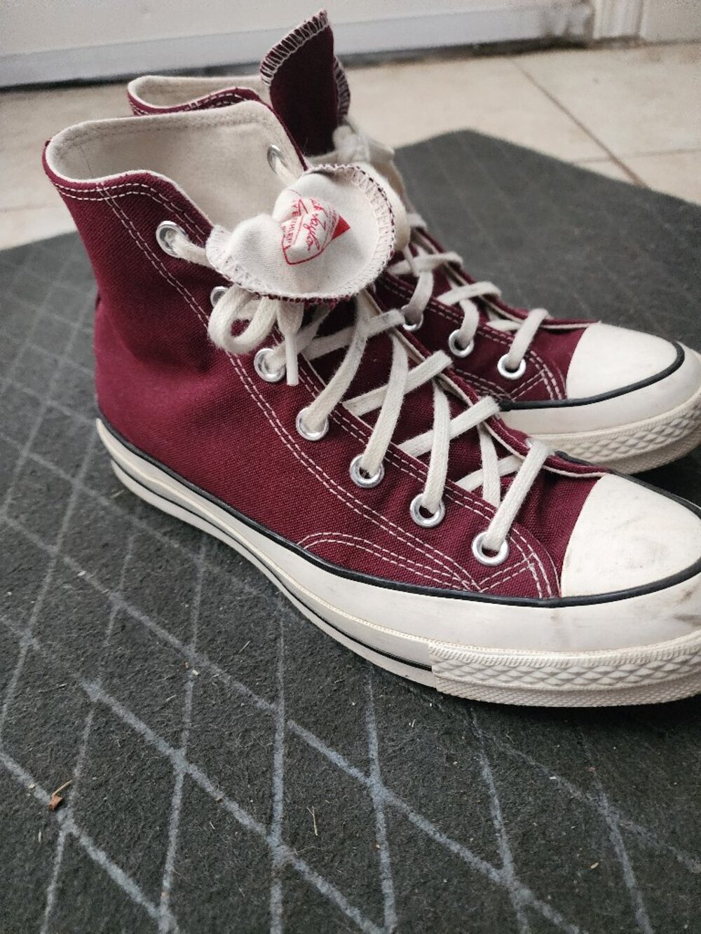 Chuck 70 burgundy High tops